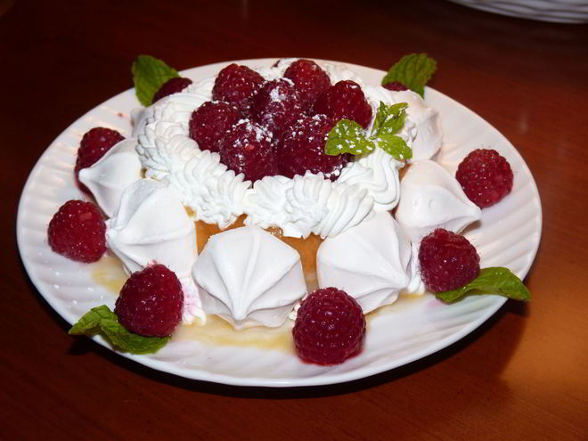 Рецепт десерта из сорбета и меренгов