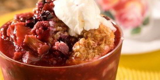 Грушевый крамбл с клюквой