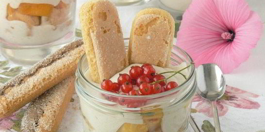 Йогуртовый пудинг с персиками