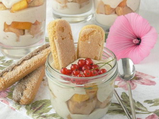 Рецепт йогуртового пудинга с персиками