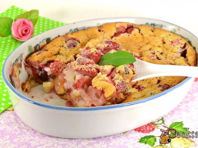 Рецепт клафути с черешней и клубникой