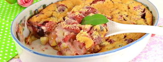 клафути с черешней и клубникой. Шаг 7