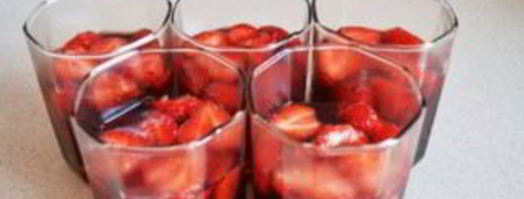 клубничное желе из желатина. Шаг 3