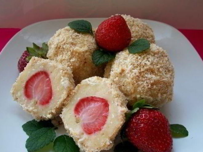 Рецепт домашних фитнес-конфеты с клубникой