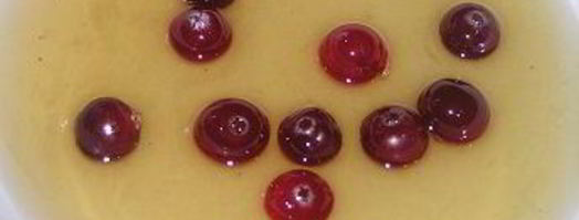 конфетки клюква в снегу. Шаг 2