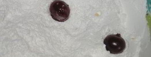 конфетки клюква в снегу. Шаг 3