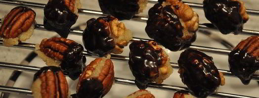 конфетки с миндально-винной начинкой и кленовым сиропом. Шаг 7