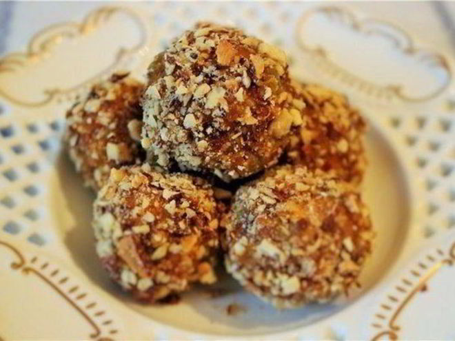 Рецепт конфет из сухофруктов и миндаля