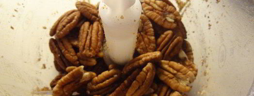 конфеты ручной работы на меду с орехом пекан. Шаг 5