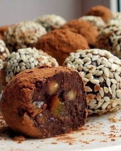 Шоколадные конфеты с курагой и орехами