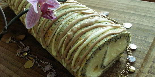 Апельсиново-маковый рулет с кремом из маскарпоне