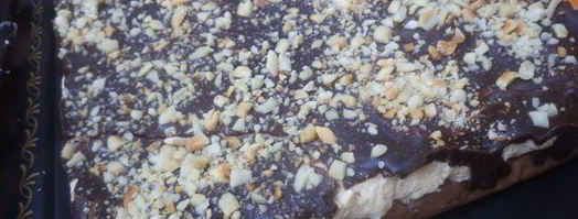 арахисовый десерт с карамельным кремом и шоколадной глазурью без выпечки. Шаг 7