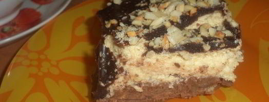 арахисовый десерт с карамельным кремом и шоколадной глазурью без выпечки. Шаг 8