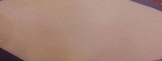 бисквитный рулет с вишневым кремом и малиной. Шаг 6