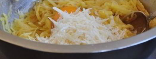 картофельные корзинки с лососем и творожно-брусничным кремом. Шаг 2