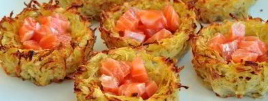 картофельные корзинки с лососем и творожно-брусничным кремом. Шаг 6