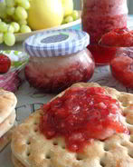 Клубнично-ванильный конфитюр с кремом из маршмеллоу