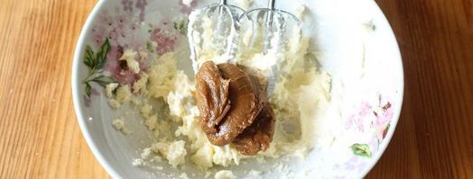 крем для торта с вареной сгущенкой и маслом. Шаг 3