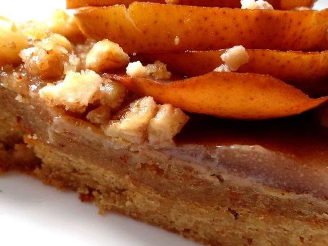 Рецепт миндального тарта с кремом и грушами