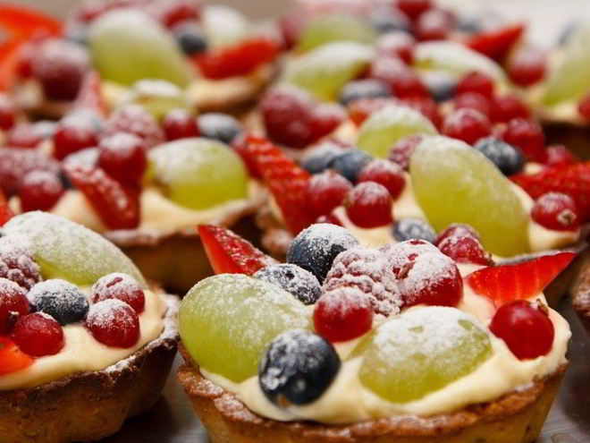 Рецепт миндальных корзиночек с фруктовым заварным кремом