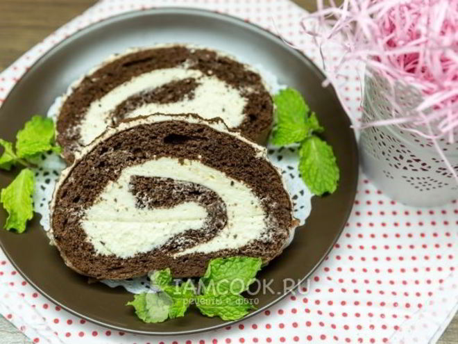 Рецепт шоколадного бисквитного рулета со сливочным кремом
