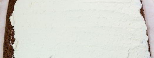 шоколадный бисквитный рулет со сливочным кремом. Шаг 27