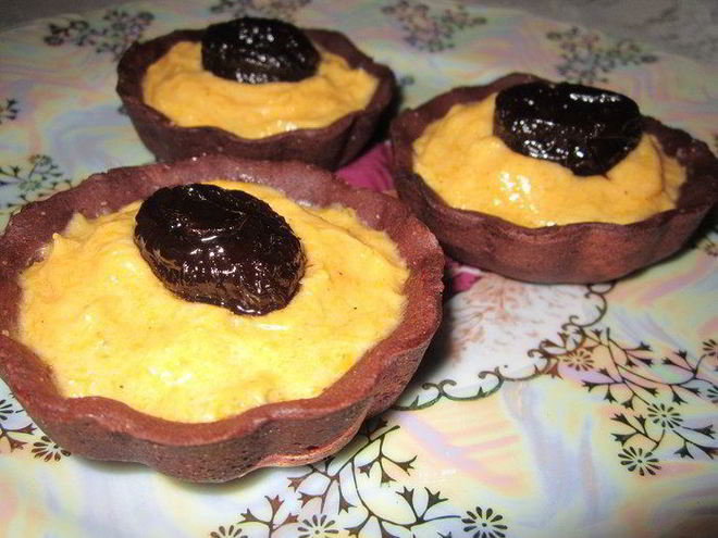 Рецепт шоколадные корзинки с тыквенным кремом и черносливом в коньяке