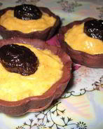 Шоколадные корзинки с тыквенным кремом и черносливом в коньяке