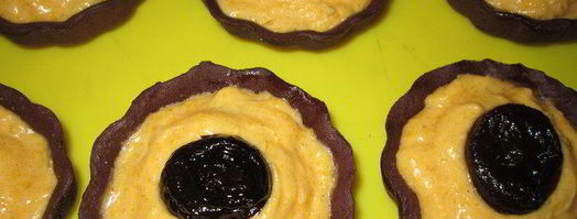 шоколадные корзинки с тыквенным кремом и черносливом в коньяке. Шаг 5