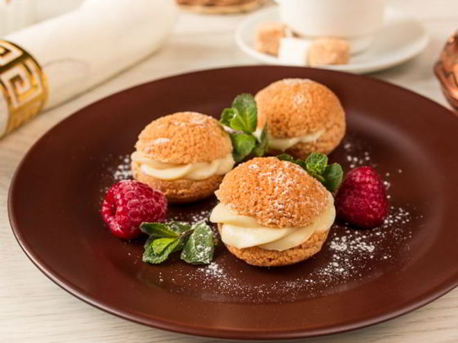 Рецепт шу с заварным и малиновым кремом