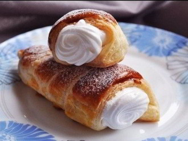 Рецепт трубочек из готового слоеного теста с кремом