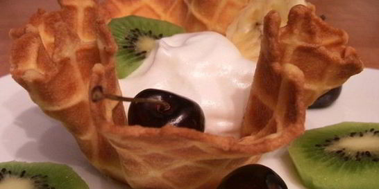 Вафельные корзиночки с белковым кремом