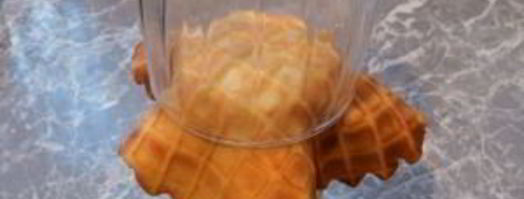 вафельные корзиночки с белковым кремом. Шаг 7