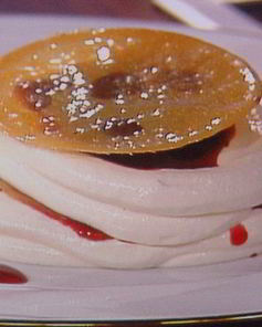 Вишневый мильфей с творжно-сливочным кремом и карамельным крокантом