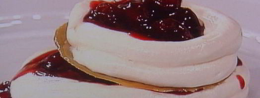 вишневый мильфей с творжно-сливочным кремом и карамельным крокантом. Шаг 14