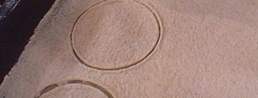 вишневый мильфей с творжно-сливочным кремом и карамельным крокантом. Шаг 5