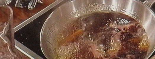 вишневый мильфей с творжно-сливочным кремом и карамельным крокантом. Шаг 10