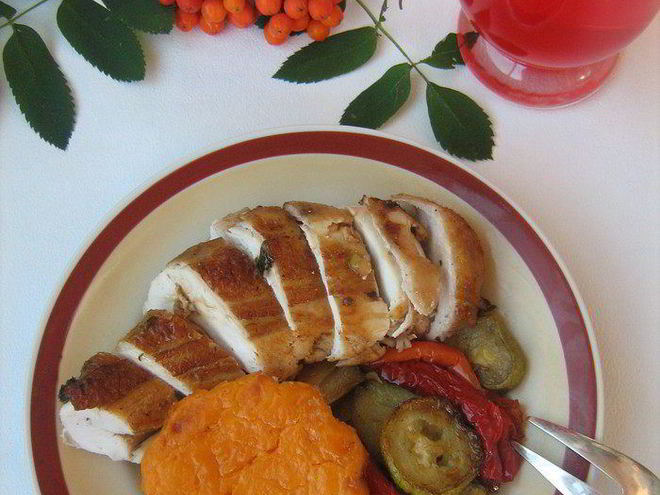 Рецепт запеченной курицы с травами, тыквенным крем-брюле и овощами осенняя рапсодия