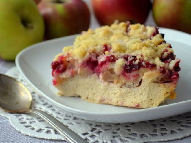 Рецепт запеченного крема из ряженки с сочной начинкой и под штрейзелем