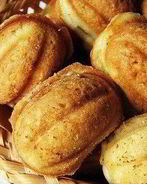 Лакомство из детства Орешки с вареной сгущенкой