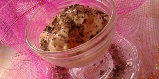 Банановое мороженое с тертым шоколадом