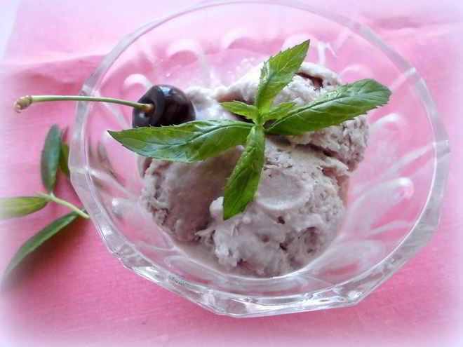 Рецепт черешневого мороженого