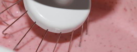 домашнее йогуртовое мороженое с клубникой и киноа. Шаг 2