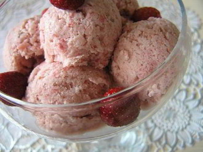 Рецепт клубнично-бананового мороженого