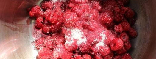 молочное мороженое с малиновым конфи. Шаг 2