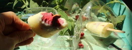 молочное мороженое с малиновым конфи. Шаг 14