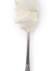 Молочное ванильное мороженое