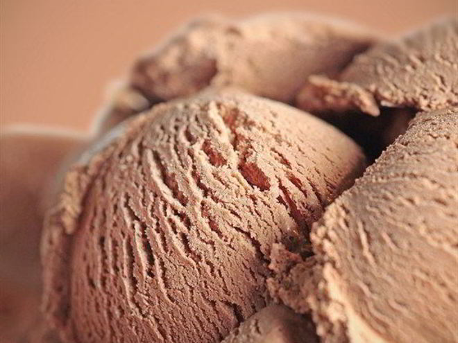 Рецепт мороженого из коричневого сахара с бальзамическим уксусом