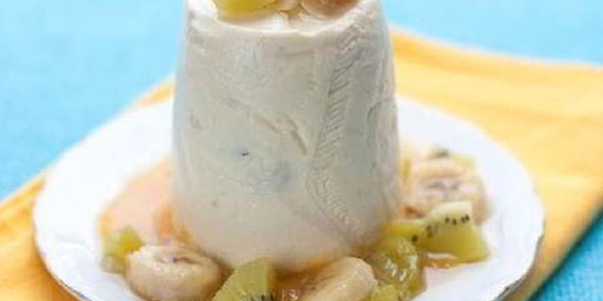 Мороженое из творога с медом и фруктами