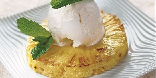 Мороженое с ананасом